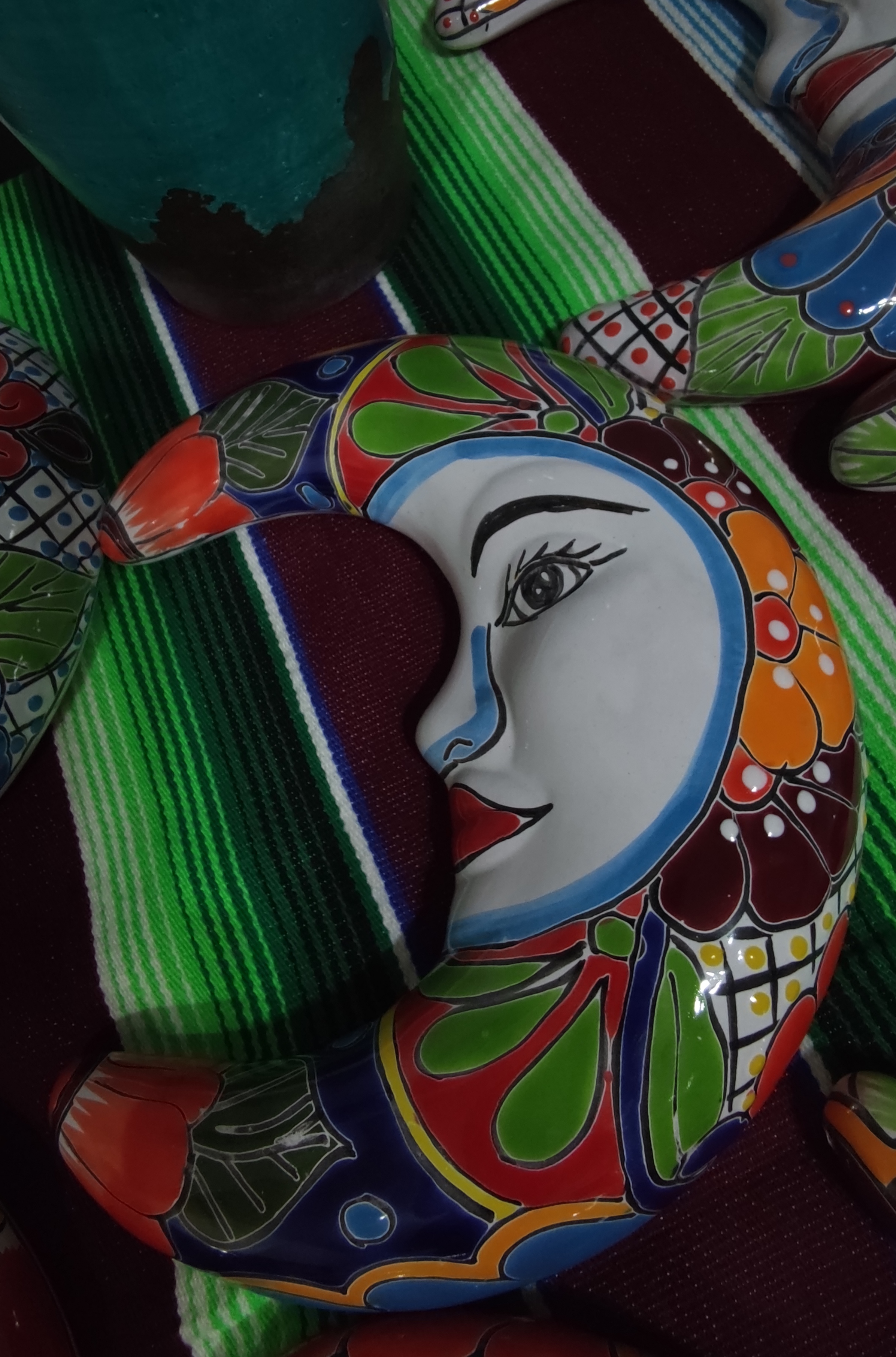 Talavera – style Moon